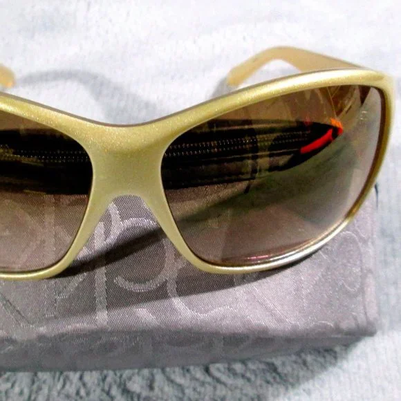 NWOT Calvin Klein Rare Gold Frame Sunglasses ~ CK ๐ - Picture 2 of 16